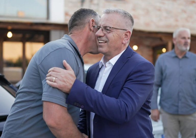 Gëzim Hazrolli uron Bajramin: Kjo festë e madhe na kujton vlerat e sakrificës, solidaritetit, respektit dhe afërsisë me njëri-tjetrin