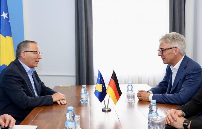 Hamza takon ambasadorin gjerman: Kosova ka nevojë ta rikthejë stabilitetin