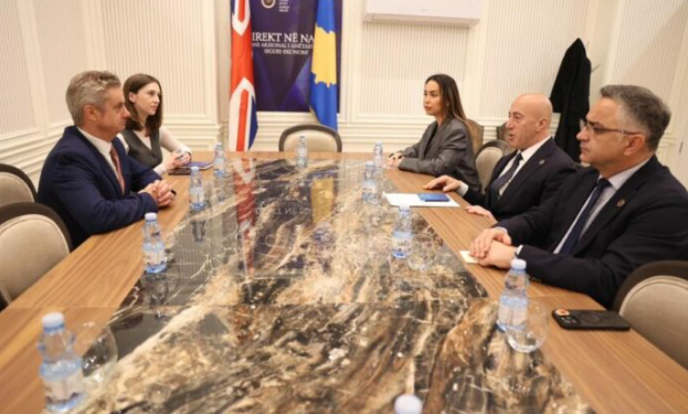 Haradinaj diskuton me ambasadorin britanik për anëtarësimin e Kosovës në NATO