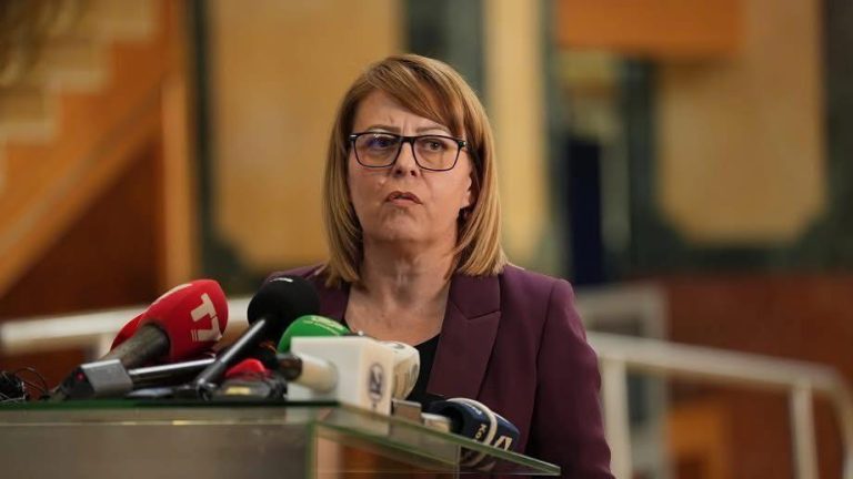 Bajrami: Kurti po tenton të blejë vota me para të buxhetit të shtetit – kjo s’është ndihmë por skemë e korrupsionit