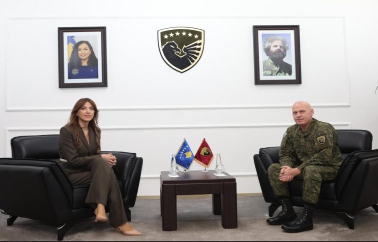 Jashari e Haxhiu diskutojnë zhvillimin dhe avancimin e Forcës drejt NATO-s