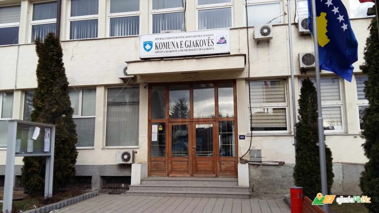 Komuna e Gjakovës pezullon drejtorin e SHFMU “Pjetër Bogdani” në Demjan pas ngacmimit seksual