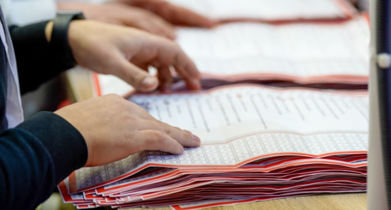 LVV, LDK e AAK publikojnë listat e kandidatëve për deputetë, PDK ende jo