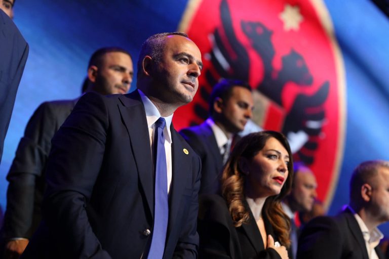 Shkëmb Manaj garton me numrin 20: Ky numër ka peshën e besimit tuaj, të çdo dore të zgjatur që më shtyu të mos ndalem kurrë
