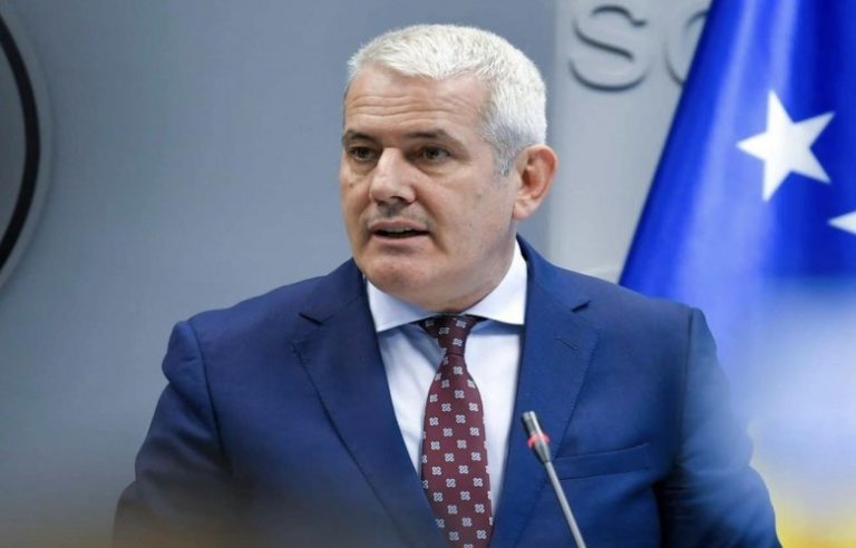 Sveçla formon grupin punues për pensionimin e parakohshëm në polici