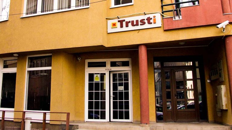 TRUST-i tejkalon shifrën e 4 miliardë eurove nën menaxhim