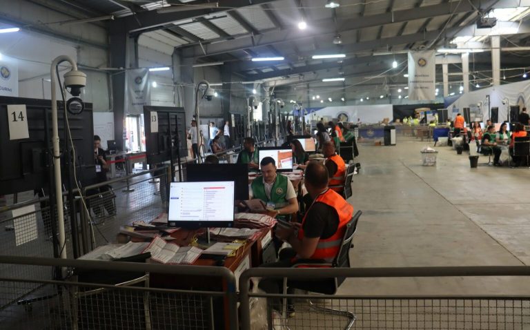 KQZ: Aprovohen afro 60 mijë pako me vota nga diaspora, refuzohen mbi 2 mijë