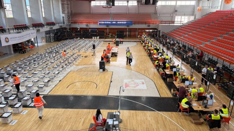 Numërohen rreth 20% e votave në QKN: Këto janë 10-shet më të votuara për depuetë deri tani