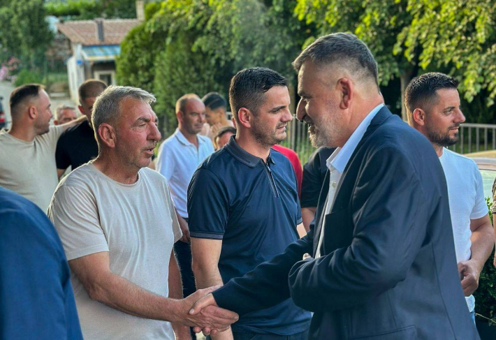 Blerim Kuçi në takim me banorët e Medvecit dhe Zojzit: Qytetarët kërkojnë më shumë zhvillim, vende pune e siguri energjetike