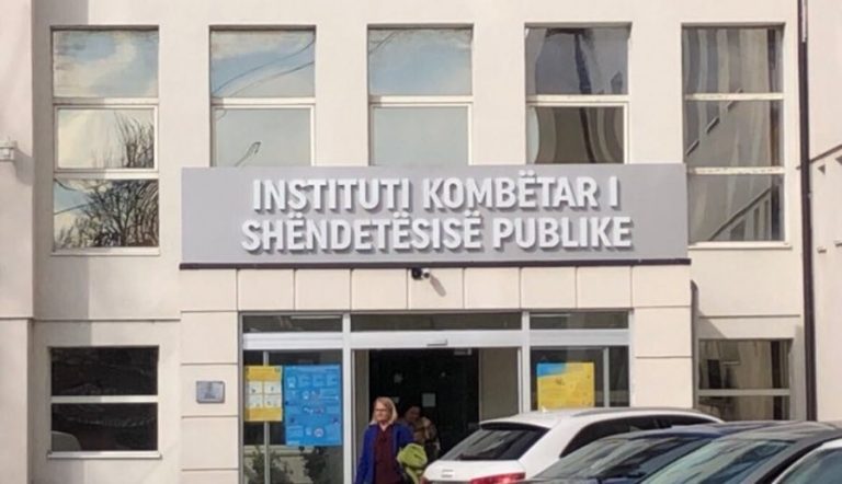 47 raste me fruth në Kosovë, IKSHPK-ja bën thirrje për vaksinimin e fëmijëve