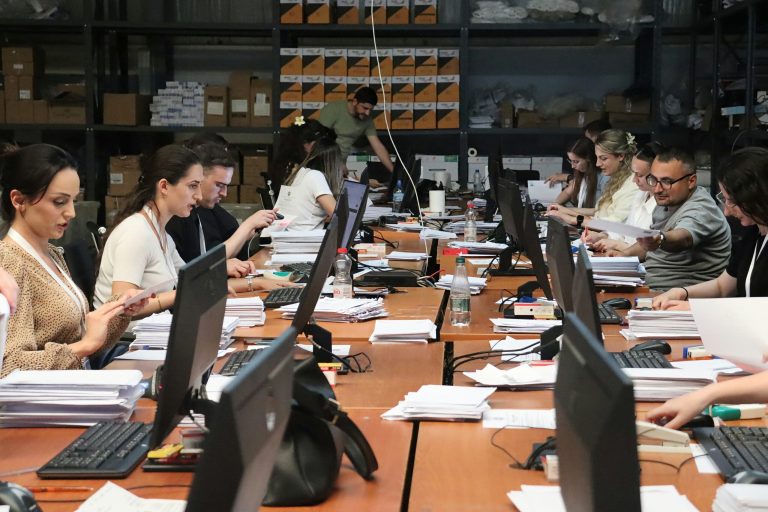 Numërohen 65% e votave: 10 më të votuarit nga VV, PDK, LDK dhe AAK