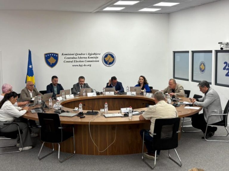 Mbi 2,200 anëtarë do të angazhohen në procesin e numërimit të votave në qendra komunale