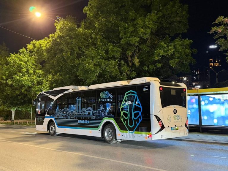 Prishtina po bëhet me 15 autobusë elektrikë dhe 2 tram, Rama jep detaje