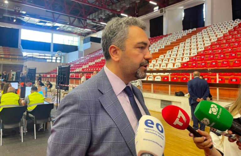 Radoniqi: Numërimi i votave po ecën pa probleme, s’mund të japë datë të saktë për shpalljen e rezultateve përfundimtare