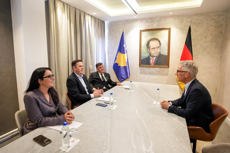 Abdixhiku pret në takim ambasadorin gjerman, flasin për zhvillimet politike pas procesit zgjedhor