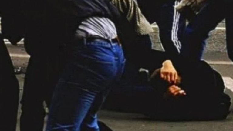 Përleshje mes tre personave, dy të arrestuar në Suharekë