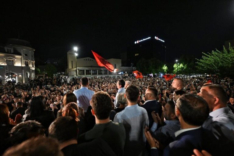 Kurti falënderon votuesit: Vazhdojmë të punojmë, krejt për shtet
