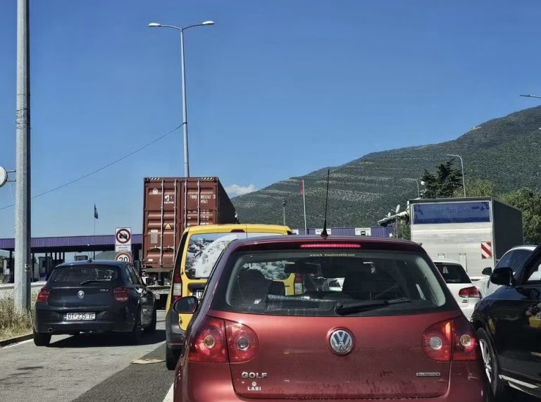 Nëse po planifikoni të niseni për Shqipëri, ju presin kolona dhe pritje