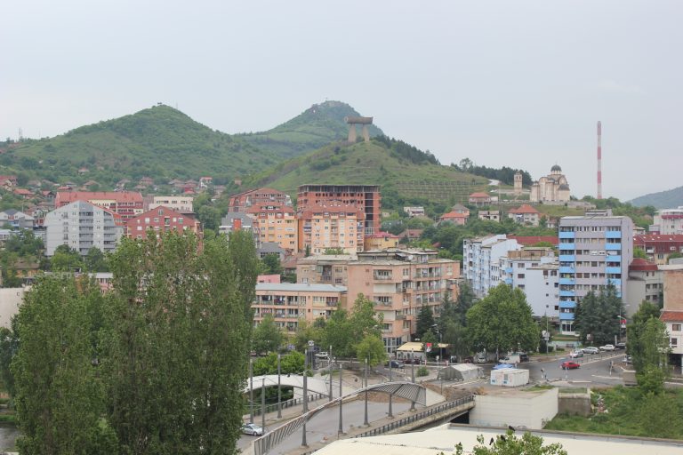 Gjendet i vdekur në banesë një 25 vjeçar në Mitrovicë