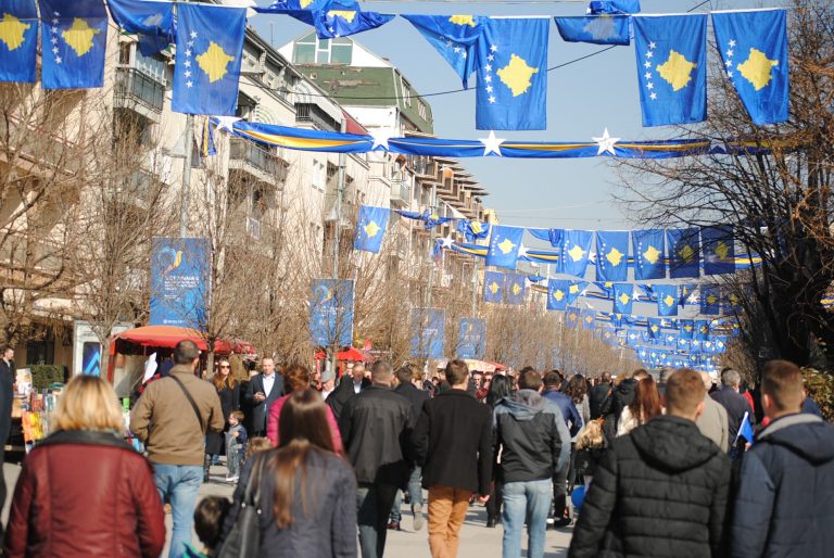 Popullsia e Kosovës po plaket, mosha mesatare pritet të arrijë në 49 vjeç deri më 2060